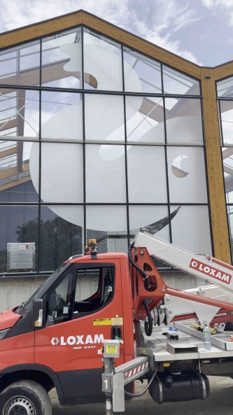 e787e754-d5bb-4550-8ce3-bcf47545f83e